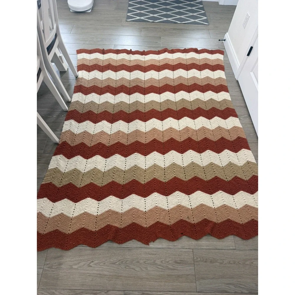 VINTAGE CHEVRON ORANGE BROWN RED CROCHET AFGHAN BLANKET THROW ZIG ZAG 84L 63W
